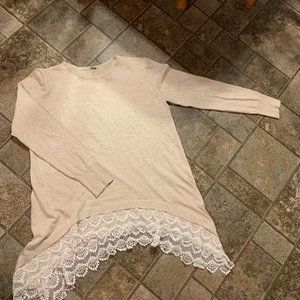 GORGEOUS lace trim tunic sweater Size L Oatmeal w/ white lace